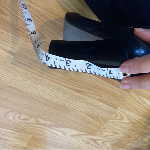 SOLD! Calvin Klein leather boots, 4” heel, size 7 - Picture 13 of 14